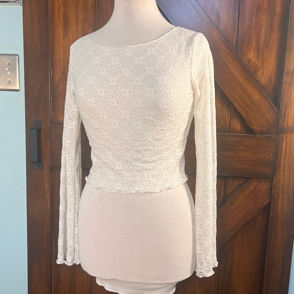 West of Melrose Stretchy White‎ Lace Long Sleeve Top Long bell Sleeve Crop Top S